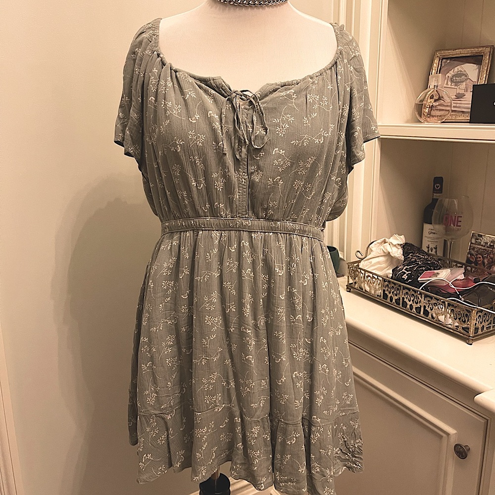 Abercrombie Cinched Waist Floral Dress